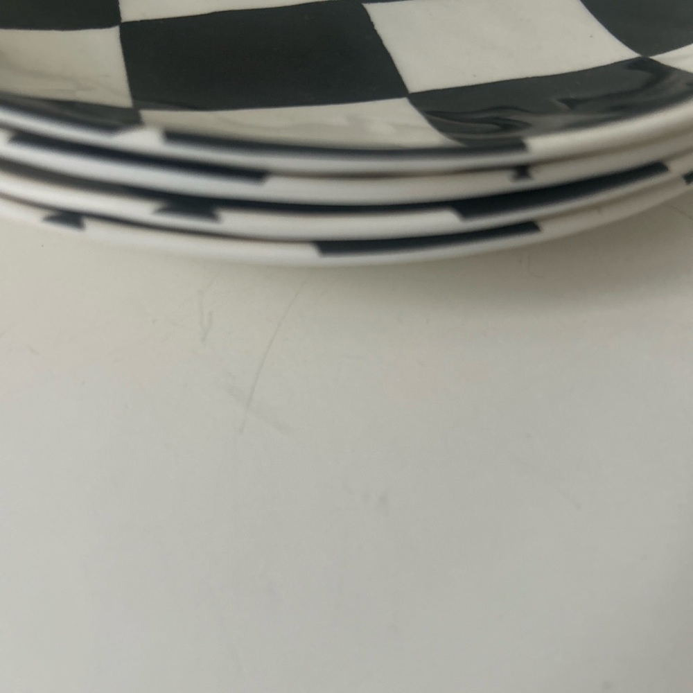 Black & White Checkered Melamine Salad Plates Set of 4 NEW - Picture 10 of 10